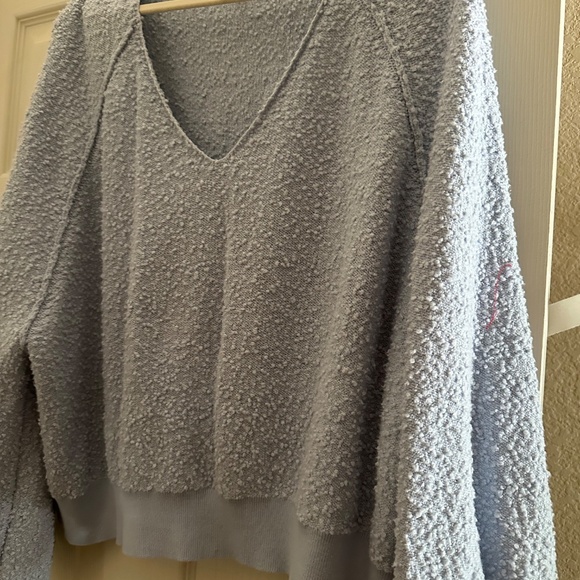 Sweater - Picture 4 of 4